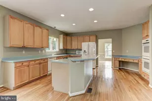 38 la Quinta Ct, Charles Town, WV 25414 - Photo 7