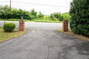 15376 Charles Town Rd, Charles Town, WV 25414 - Photo 9