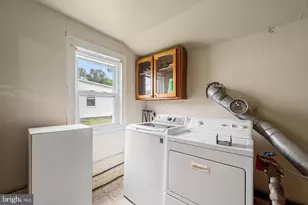 309 N Lawrence St, Charles Town, WV 25414 - Photo 11