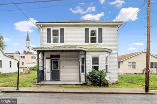 309 N Lawrence St, Charles Town, WV 25414 - Photo 1