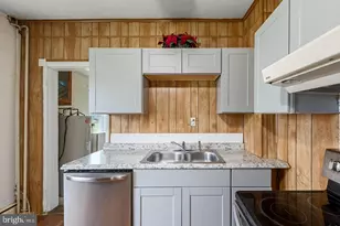 309 N Lawrence St, Charles Town, WV 25414 - Photo 9