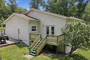 63 Great Oak Ln, Harpers Ferry, WV 25425 - Photo 29