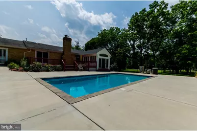 887 Woodbury Drive, Kearneysville, WV 25430 - Photo 3