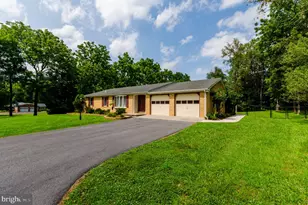 887 Woodbury Dr, Kearneysville, WV 25430 - Photo 11