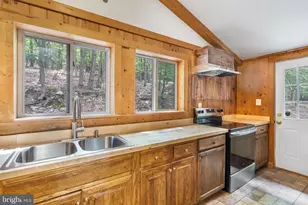 964 Valley View Rd, Harpers Ferry, WV 25425 - Photo 3