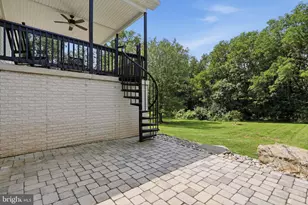 553 Rippon Village Dr, Charles Town, WV 25414 - Photo 37