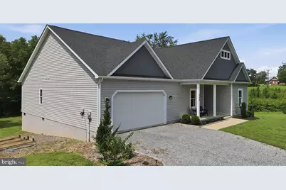 553 Rippon Village Dr, Charles Town, WV 25414 - Photo 3