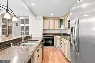 918 S Samuel St, Charles Town, WV 25414 - Photo 7