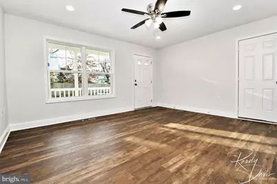 528 E North Street, Charles Town, WV 25414 - Photo 7