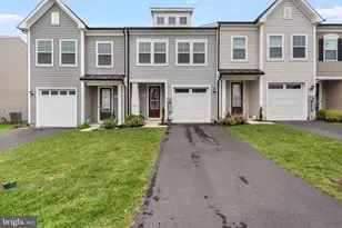 27 Towton Pl, Charles Town, WV 25414 - Photo 1