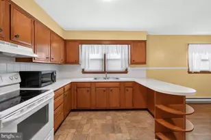 9005 Charles Town Rd, Charles Town, WV 25414 - Photo 17