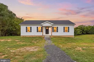 140 Old Madison Ln, Kearneysville, WV 25430 - Photo 1