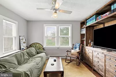 304 E Congress Street, Charles Town, WV 25414 - Photo 11
