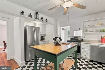 304 E Congress Street, Charles Town, WV 25414 - Photo 15