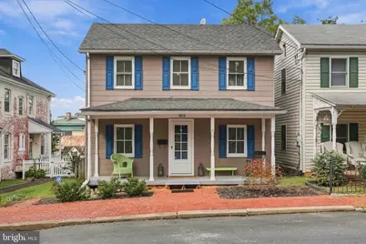 304 E Congress Street, Charles Town, WV 25414 - Photo 1