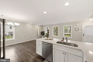 104 Center St, Charles Town, WV 25414 - Photo 13
