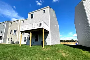 375 Huntwell W Ave, Ranson, WV 25438 - Photo 7