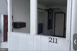 211 N Church St, Charles Town, WV 25414 - Photo 17