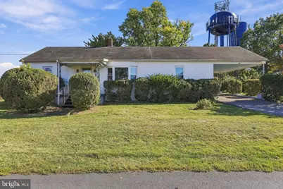 210 E 7th Avenue, Ranson, WV 25438 - Photo 3