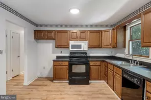 241 Thrush Ln, Harpers Ferry, WV 25425 - Photo 9
