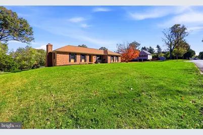 19 Fenway Drive, Charles Town, WV 25414 - Photo 3