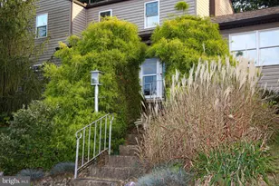 927 Fairfax Dr, Morgantown, WV 26505 - Photo 3