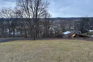 15 Dawn St, Fort Ashby, WV 26719 - Photo 7