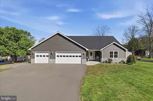 41 Leota St, Fort Ashby, WV 26719 - Photo 1