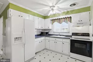 380 Hill Top Ave, Keyser, WV 26726 - Photo 7