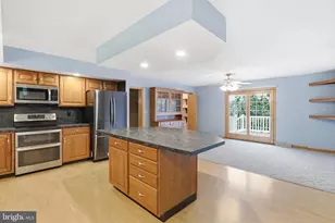 317 Grand View Dr, Keyser, WV 26726 - Photo 9