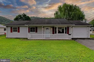 10 N Hummingbird St, Keyser, WV 26726 - Photo 3