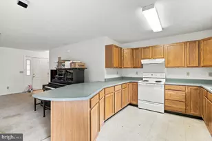 523 Pinepointe Dr, Keyser, WV 26726 - Photo 9