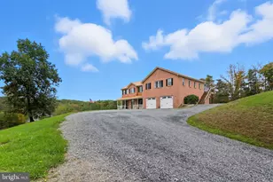 373 Whissen Ln, Berkeley Springs, WV 25411 - Photo 3