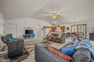 67 Tranquil Way, Great Cacapon, WV 25422 - Photo 5