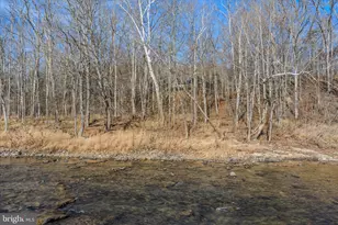 272 Tonoloway Point Cir, Great Cacapon, WV 25422 - Photo 3