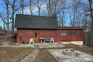 692 Plum Tree Ln, Berkeley Springs, WV 25411 - Photo 3