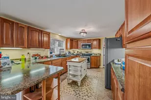 1920 Sir Johns Run Rd, Berkeley Springs, WV 25411 - Photo 11