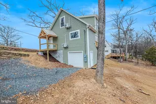 15 Hilltop St, Berkeley Springs, WV 25411 - Photo 3