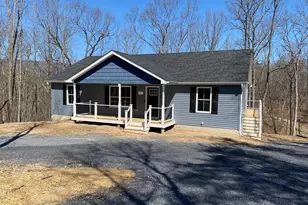 256 Roundtop Ln, Berkeley Springs, WV 25411 - Photo 1