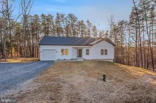 523 Oak Hill Rd, Berkeley Springs, WV 25411 - Photo 9