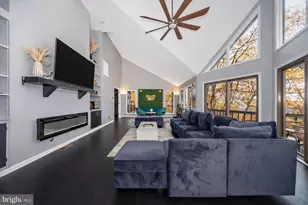 579 Bobcat Dr, Berkeley Springs, WV 25411 - Photo 3