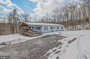 174 Hammer Hill Ln, Great Cacapon, WV 25422 - Photo 3