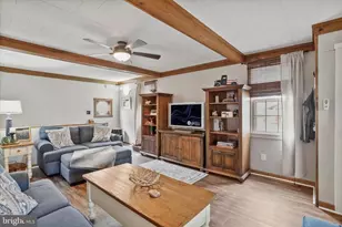 515 Gloyd Ln, Great Cacapon, WV 25422 - Photo 9