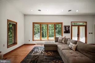 734 Log Cabin Ln, Berkeley Springs, WV 25411 - Photo 5