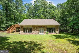 734 Log Cabin Ln, Berkeley Springs, WV 25411 - Photo 1