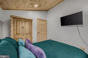 830 Wisteria Ln, Berkeley Springs, WV 25411 - Photo 13