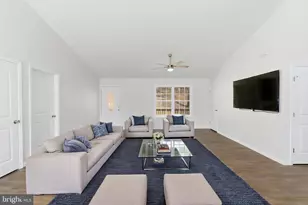 175 Fawn Run Ln, Hedgesville, WV 25427 - Photo 5