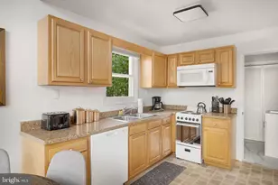 126 Flagstone Ln, Berkeley Springs, WV 25411 - Photo 15