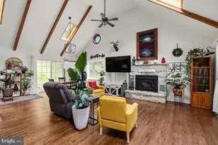 206 English Muffin Ct, Berkeley Springs, WV 25411 - Photo 5