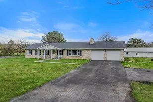 11195 Valley Rd, Berkeley Springs, WV 25411 - Photo 3